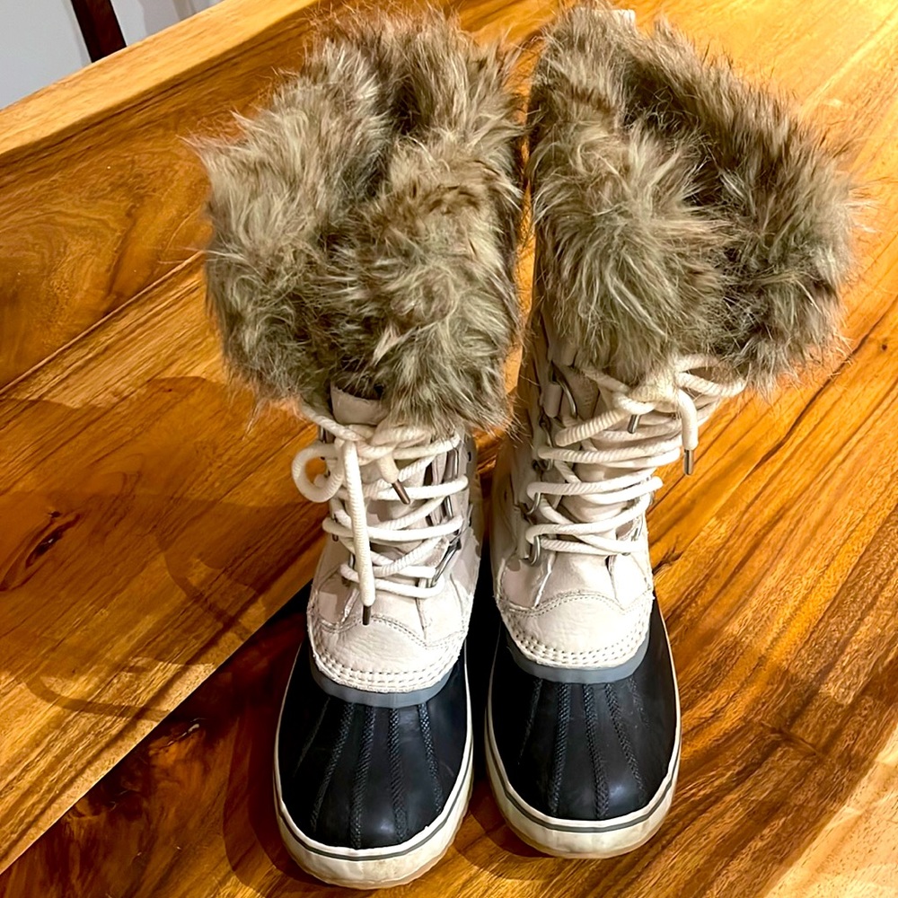 Joan of Arctic Sorel boots